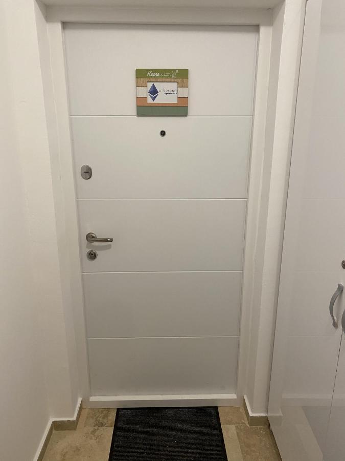 Bitcoin And Ethereum Deluxe Apartments Bar Exteriér fotografie